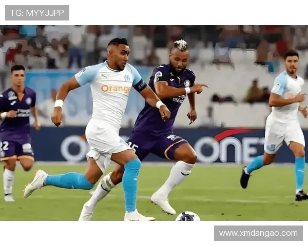 法甲马赛球迷助威方式:探讨法甲马赛球迷独特的助威方式与文化特色 法甲马赛球迷助威方式:探讨法甲马赛球迷独特的助威方式与文化特色