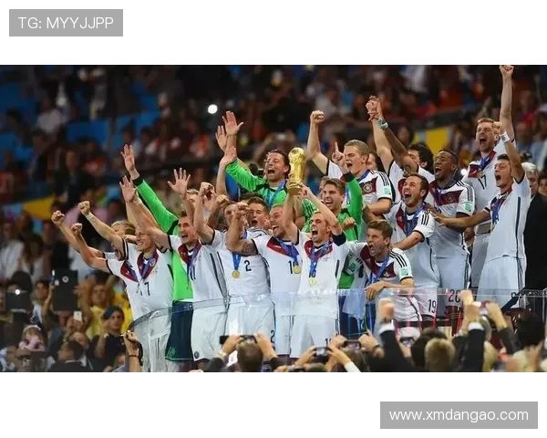 德国足球队在巴西世界杯中的辉煌表现与历史性7比1胜利的深远影响